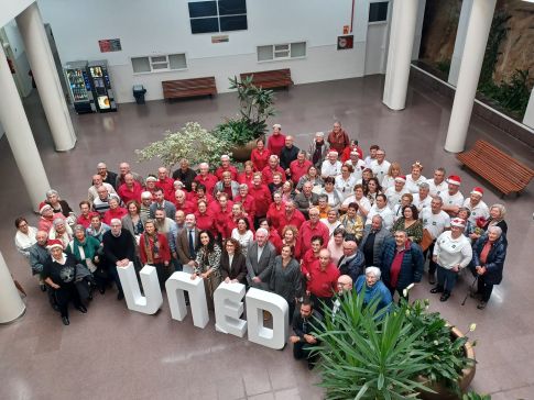 A deputada de Educación clausura os cursos da UNED Sénior na Coruña