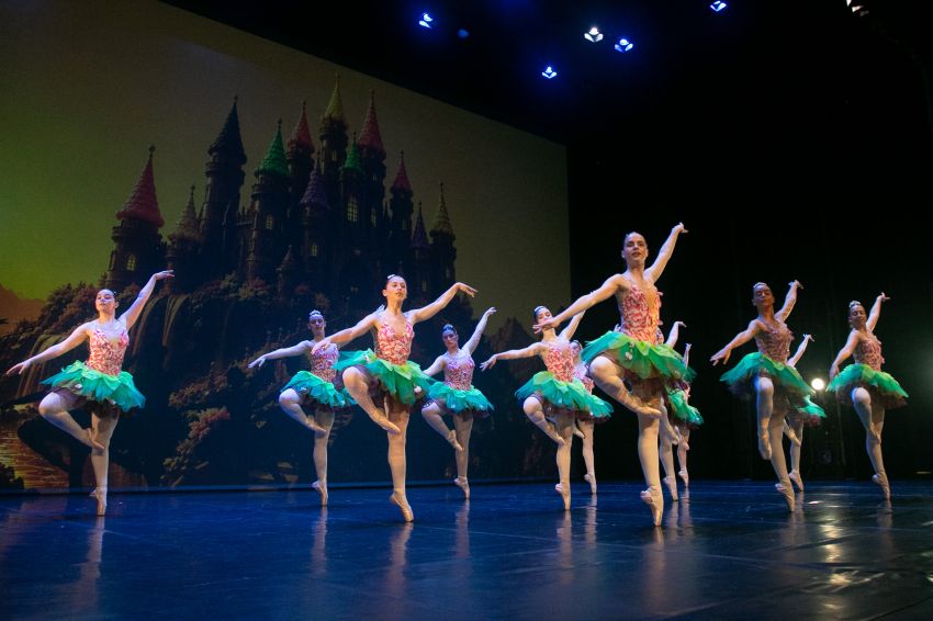 O Teatro Colón convértese en Chocolatia na gala de fin de curso do Conservatorio de Danza da Deputación